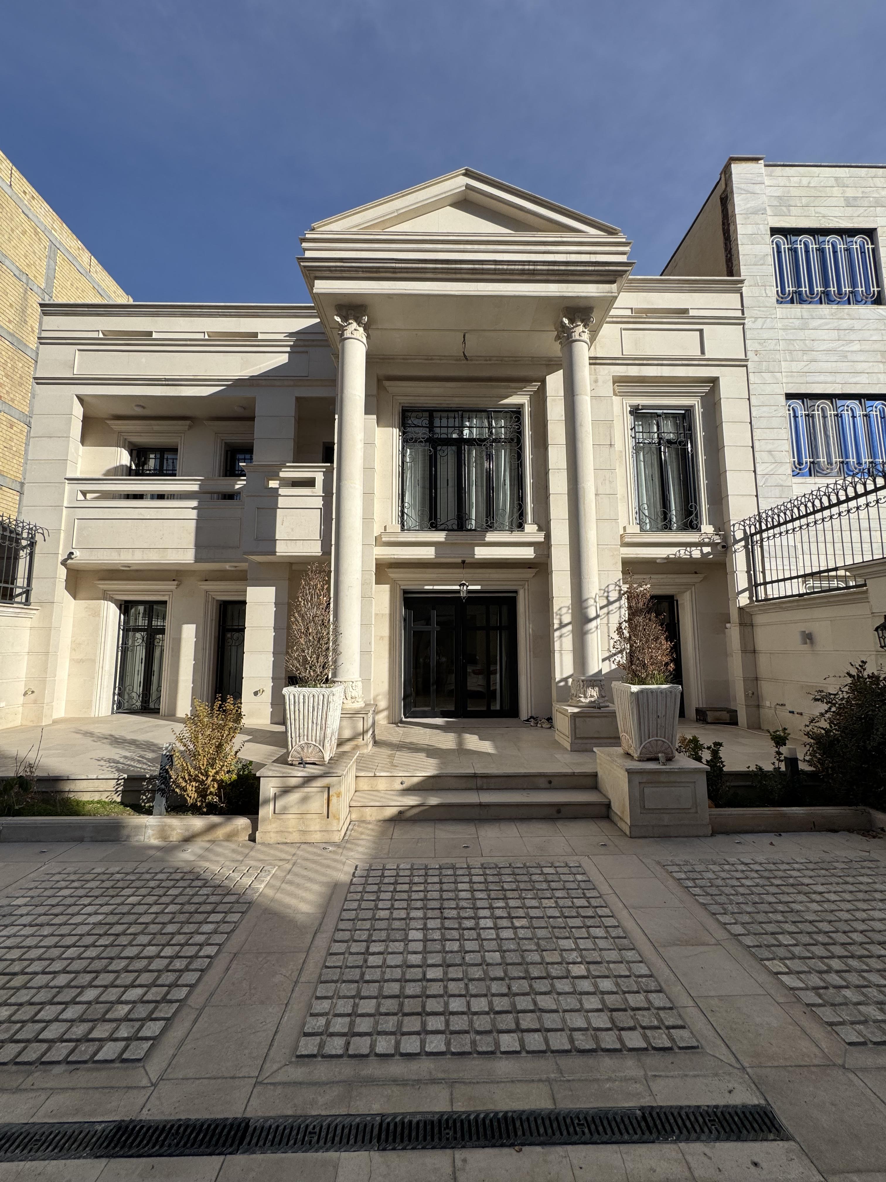Amini's Villa — 10
